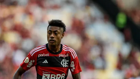 BOMBA! Os Donos da Bola cravam viagem marcada para Bruno Henrique acertar com novo clube - Foto: Thiago Ribeiro/AGIF