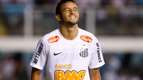 Foto: Divulgação/Santos FC - Meia tem contrato com a Napoli até junho de 2024