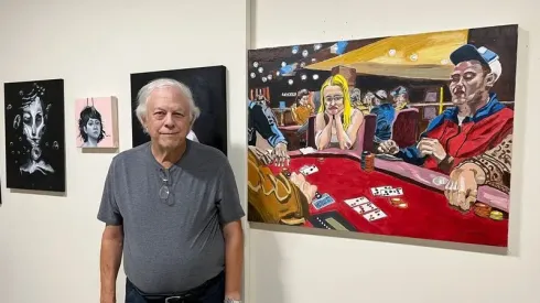 Stanley Grandon e a pintura de poker (Foto: Divulgação/Poker Face Art)