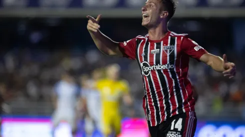 SP - Sorocaba - 21/02/2023 - PAULISTA 2023, SAO BENTO X SAO PAULO - Galoppo jogador do Sao Paulo comemora seu gol durante partida contra o Sao Bento no estadio Walter Ribeiro pelo campeonato Paulista 2023. Foto: Diogo Reis/AGIF