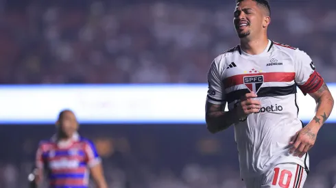 VETADO! Luciano tem situação chata exposta no São Paulo em meio a sequência na reserva - Foto: Ettore Chiereguini/AGIF