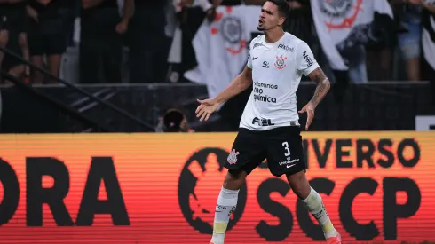 SP – SAO PAULO – 18/09/2023 – BRASILEIRO A 2023, CORINTHIANS X GREMIO – Lucas Verissimo jogador do Corinthians comemora seu gol durante partida contra o Gremio no estadio Arena Corinthians pelo campeonato Brasileiro A 2023. Foto: Ettore Chiereguini/AGIF
