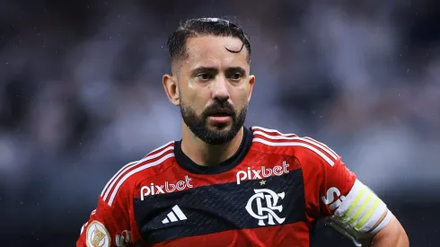 Éverton Ribeiro em ação pelo Flamengo
