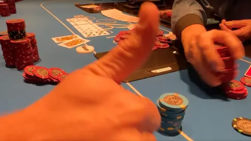 Suposto roubo de fichas de poker (Foto: Reprodução/Twitch)
