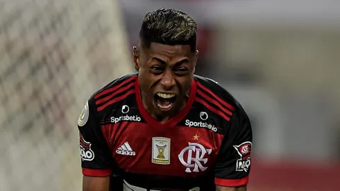 Foto: Thiago Ribeiro/AGIF – Futuro de Bruno Henrique é incerto no Flamengo.
