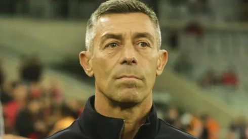 PR – CURITIBA – 08/10/2023 – BRASILEIRO A 2023, ATHLETICO-PR X BRAGANTINO – Pedro Caixinha tecnico do Bragantino durante partida contra o Athletico-PR no estadio Arena da Baixada pelo campeonato Brasileiro A 2023. Foto: Gabriel Machado/AGIF
