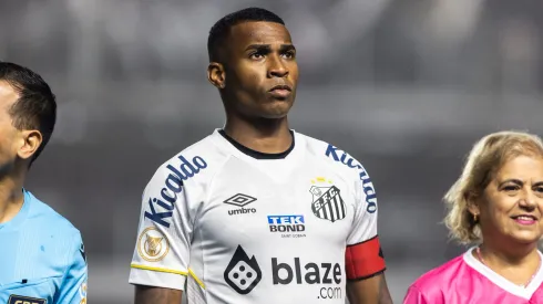 Jean Lucas surpreendeu todo mundo com atitude no Santos<br />
 – Foto: Abner Dourado/AGIF
