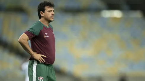 RJ – RIO DE JANEIRO – 19/10/2023 – BRASILEIRO A 2023, FLUMINENSE X CORINTHIANS – Fernando Diniz tecnico do Fluminense durante partida contra o Corinthians no estadio Maracana pelo campeonato Brasileiro A 2023. Foto: Jorge Rodrigues/AGIF
