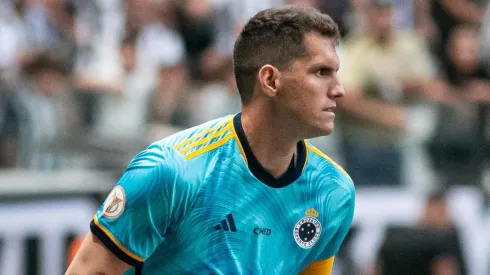 Foto: Fernando Moreno/AGIF – Rafael Cabral jogador do Cruzeiro durante partida contra o Atletico-MG no estadio Arena MRV pelo campeonato Brasileiro A 2023. 
