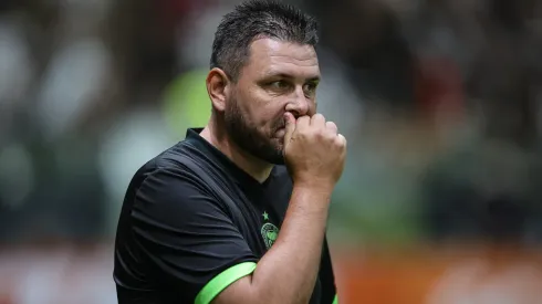 Foto: Gilson Lobo/AGIF – Thiago Kosloski: técnico abriu o jogo durante entrevista coletiva
