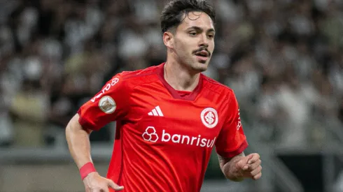 Foto: Fernando Moreno/AGIF – Maurício: meia abriu o jogo sobre futuro de Coudet