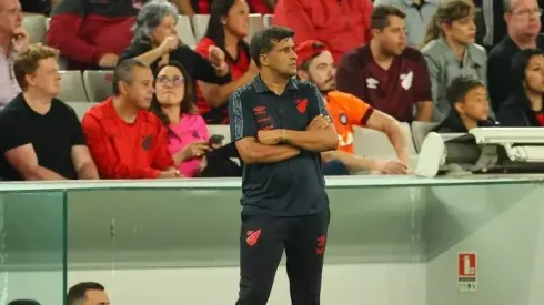Wesley Carvalho, técnico do Furacão (Foto: José Tramontin/Athletico)
