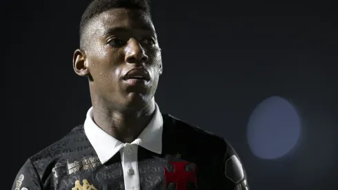 Léo é BARRADO no Vasco em meio a não pagamento no São Paulo - Foto: Jorge Rodrigues/AGIF