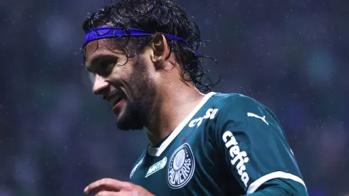 SP - Sao Paulo - 02/11/2022 - BRASILEIRO A 2022, PALMEIRAS X FORTALEZA - Gustavo Scarpa jogador do Palmeiras durante partida contra o Fortaleza no estadio Arena Allianz Parque pelo campeonato Brasileiro A 2022. Foto: Marcello Zambrana/AGIF