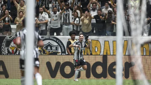 Paulinho jogador do Atletico-MG comemora seu gol durante partida contra o Fluminense no estadio Arena MRV pelo campeonato Brasileiro A 2023. Foto: Alessandra Torres/AGIF
