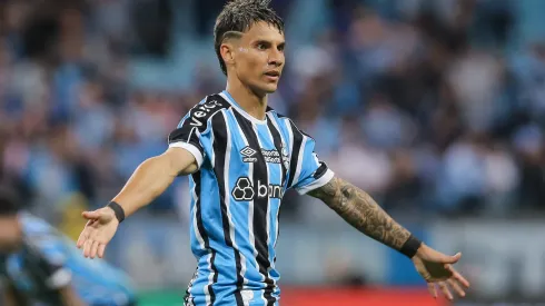 Ferreira pode ir embora do Grêmio DE GRAÇA e motivo é exposto – Foto: Pedro H. Tesch/AGIF
