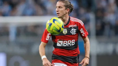 RS - PORTO ALEGRE - 26/07/2023 - COPA DO BRASIL 2023, GREMIO X FLAMENGO - Filipe Luis jogador do Flamengo durante partida contra o Gremio no estadio Arena do Gremio pelo campeonato Copa do Brasil 2023. Foto: Pedro H. Tesch/AGIF