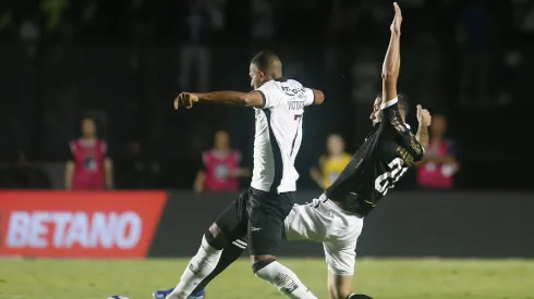 Victor Sá em ação pelo Botafogo (Foto: Vitor Silva/BFR)
