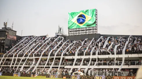 Torcida durante partida entre Santos e Sao Paulo no estadio Vila Belmiro pelo campeonato Brasileiro A 2023. Foto: Abner Dourado/AGIF
