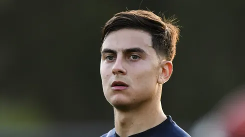 Paulo Dybala atual jogador da Roma durante um treino da seleção argentina em 2023