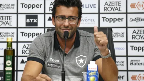 Ex-técnico do Botafogo, Alberto Valentim concede entrevista – Foto: Vitor Silva/BFR
