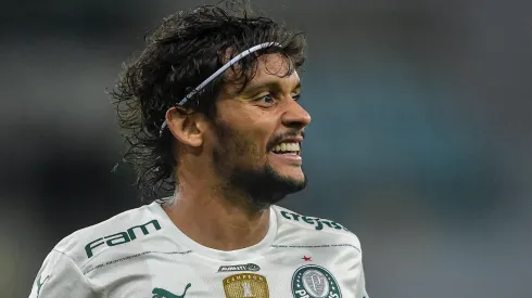 Scarpa, ex-jogador do Palmeiras, está na mira do Verdão – Foto: Thiago Ribeiro/AGIF
