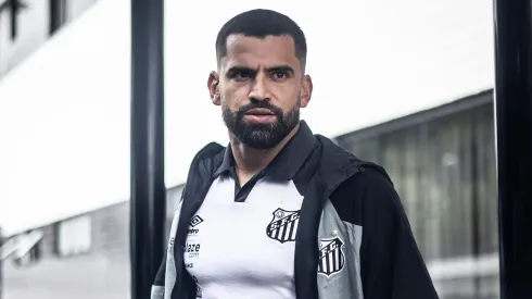 Rincón se lesionou seriamente nas Eliminatórias pela Venezuela e preocupa DM do Peixe - Raul Baretta/Santos