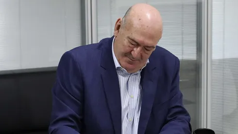 Andres Rueda presidente do Santos durante assinatura de contrato. Fotos : Pedro Ernesto Guerra Azevedo/Santos FC