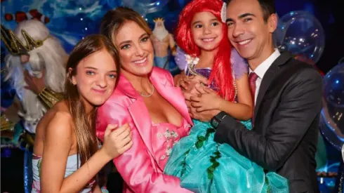 Ticiane e Tralli com a sua família. Reprodução/Instagram oficial de Ticiane Pinheiro
