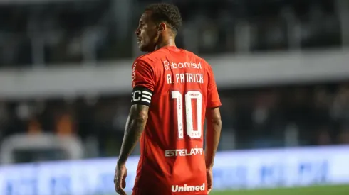 Alan Patrick será desfalque diante do Bragantino – Foto: Ricardo Duarte/Internacional
