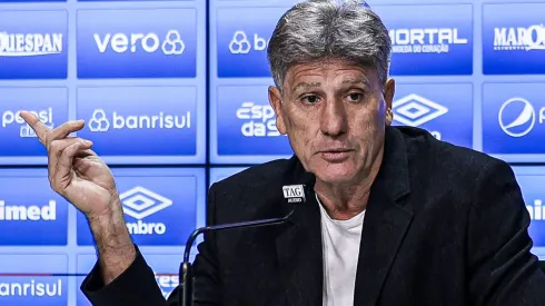 Renato Portaluppi em entrevista. O treinador deixou escapar uma novidade que deve estourar no Grêmio – Foto: Maxi Franzoi/AGIF
