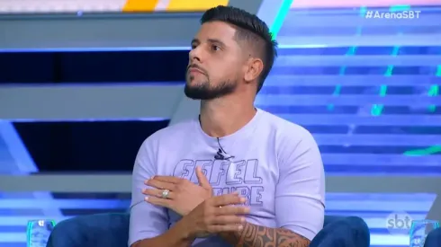 Cicinho avaliou chances de o Flamengo conquistar título do Brasileirão. Reprodução Arena SBT
