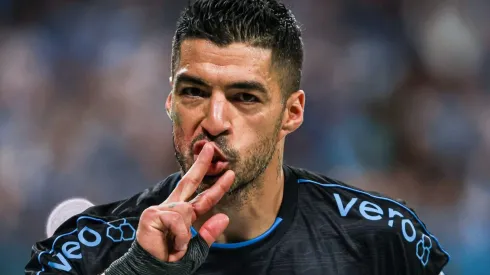 Suárez pode fazer seu último jogo na Arena gremista – Foto: Maxi Franzoi/AGIF
