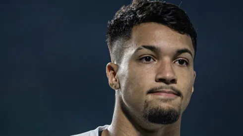 Marcos Leonardo,  jogador do Santos durante partida contra o Goiás na Serrinha pelo campeonato Brasileiro A 2023. Foto: Isabela Azine/AGIF
