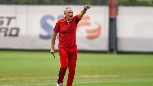 Técnico Tite comandando treino no Flamengo. Foto: Marcelo Cortes / Flamengo
