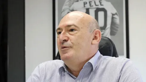 Rueda dispensou jogador, que hoje está no Athletico. Foto: Pedro Ernesto Guerra Azevedo/Santos FC