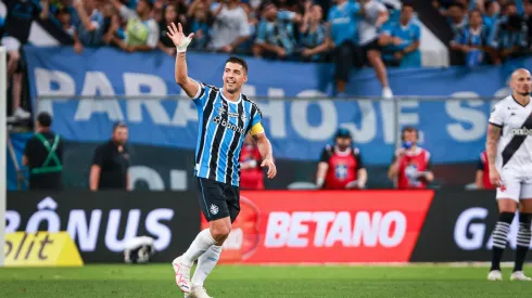 Foto: Maxi Franzoi/AGIF – Suárez se despediu da torcida do Grêmio
