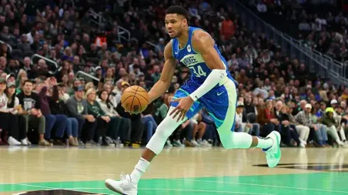 Giannis Antetokounmpo lidera o Bucks, um dos favoritos ao título da Copa da NBA
