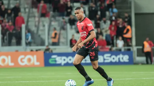 Em 2023, Erick foi um dos principais nomes do Furacão. Foto: Robson Mafra/AGIF