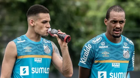 Kaiky e Luiz Felipe, zagueiros que passaram pelo Santos – Foto: Ivan Storti/Santos FC
