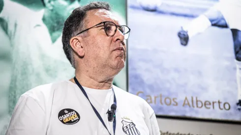 Marcelo Teixeira e sua equipe tiveram reunião com empresário de atacante, que vai sair do Peixe – Foto: Raul Baretta/Santos
