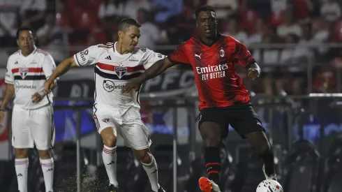 Foto: Rubens Chiri/Saopaulofc.net – Josué e Seedorf discutiram em jogo festivo 
