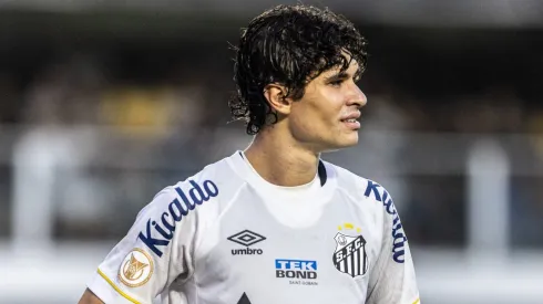 Dodô jogador do Santos deixa o campo apos partida contra o Vasco no estadio Vila Belmiro pelo campeonato Brasileiro A 2023. Foto: Abner Dourado/AGIF
