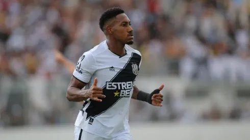 Foto: Karen Fontes/PontePress - O atacante Pablo Dyego atuando pela Ponte Preta