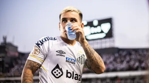 SP – SANTOS – 12/11/2023 – BRASILEIRO A 2023, SANTOS X SAO PAULO – Soteldo jogador do Santos durante partida contra o Sao Paulo no estadio Vila Belmiro pelo campeonato Brasileiro A 2023. Foto: Abner Dourado/AGIF
