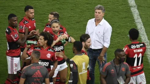 Renato Gaúcho como treinador na época em que trabalhava no Flamengo em 2021. Foto: Mateus Bonomi/AGIF
