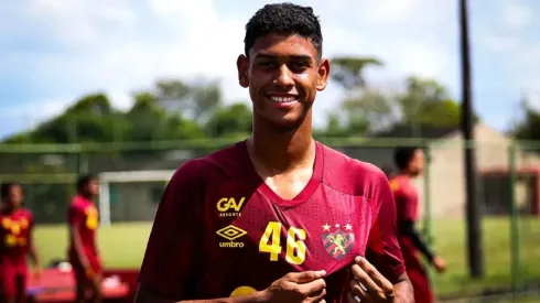 Foto: Sport/Divulgação – Enzo Vágner em treino pelo Sport
