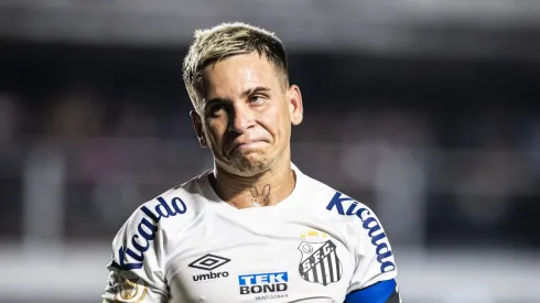 Soteldo foi procurado pela diretoria do Santos para negociar o salário, mas não aceitou a redução