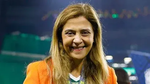 Foto: Ricardo Moreira/Getty Images – Leila Pereira em partida do Palmeiras no Campeonato Brasileiro de 2023
