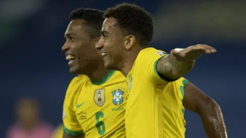 Alex Sandro comemorando gol pela Seleção Brasileira – Foto: Lucas Figueiredo/CBF
